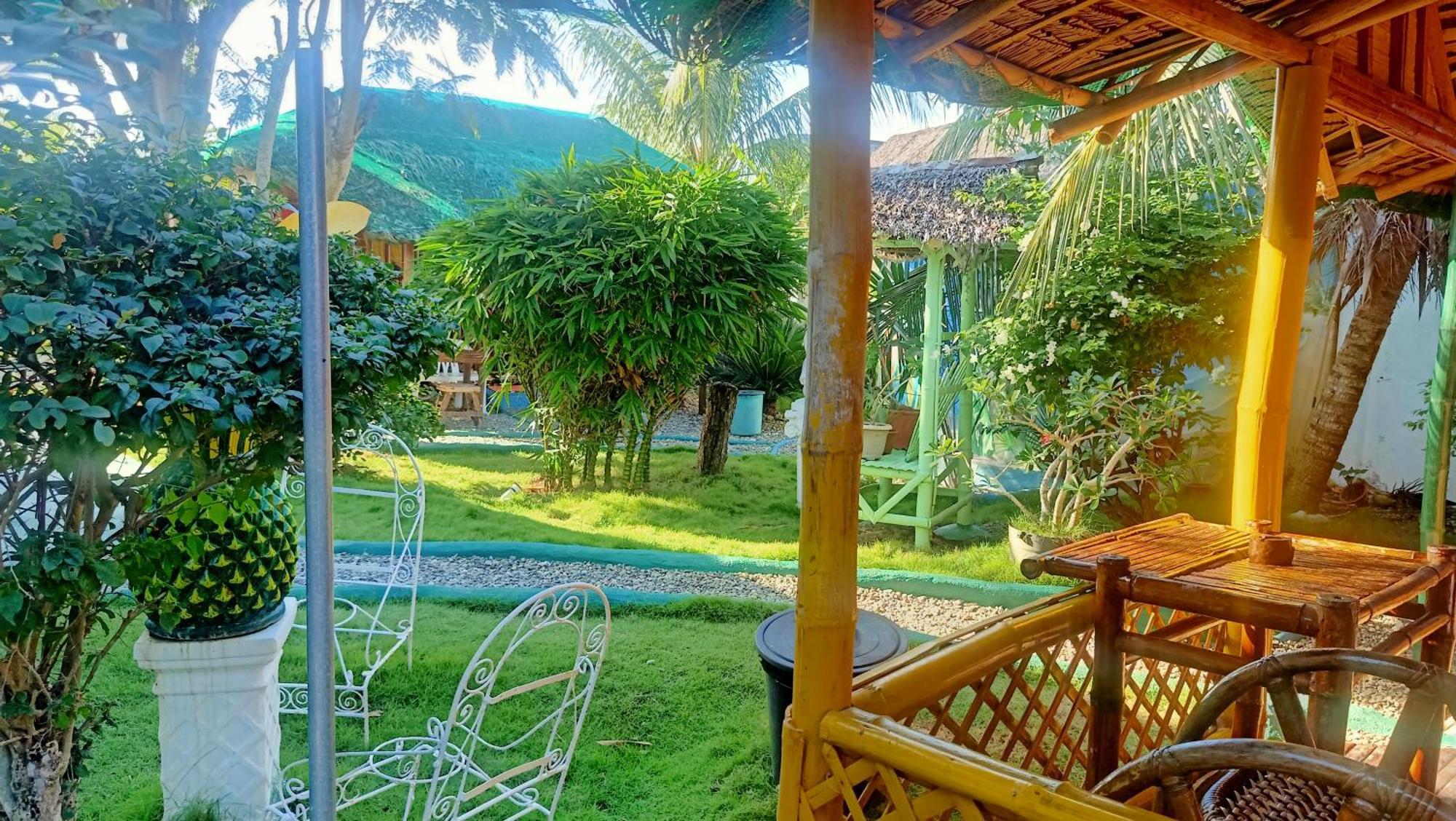 Moalboal Bamboo House / Rooms Eksteriør bilde