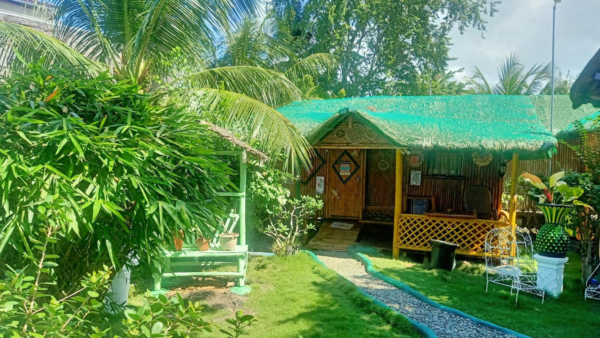 Moalboal Bamboo House / Rooms Eksteriør bilde