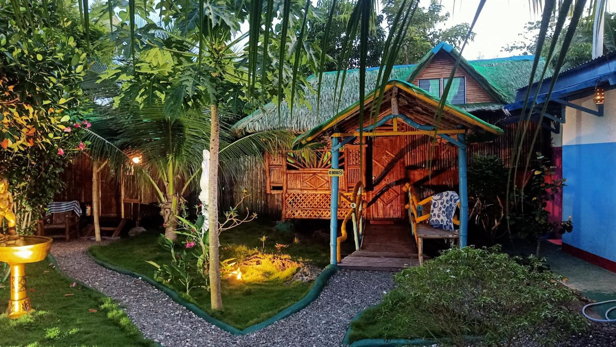Moalboal Bamboo House / Rooms Eksteriør bilde